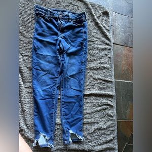 Next level stretch American Eagle distressed jegging. Size 10